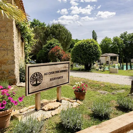 Au Coin Des Arbres - Laurier Biron (Dordogne)